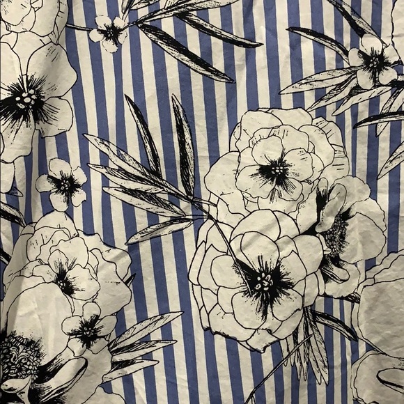 Floral Print Cotton Bell Sleeve Top - Picture 4 of 4